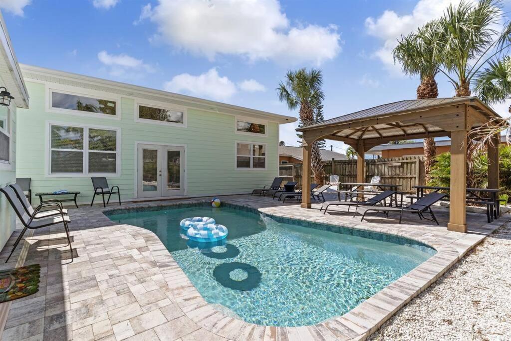 7 Bedroom 5 Bath Home With Cottage On Clearwater Beach! Exterior foto
