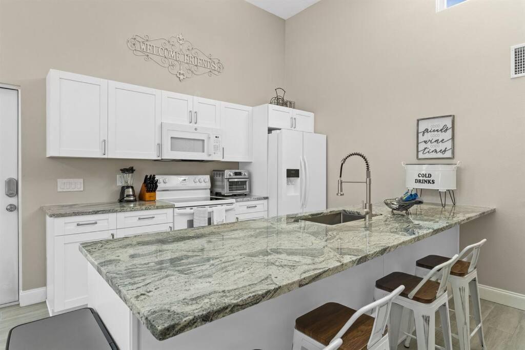 7 Bedroom 5 Bath Home With Cottage On Clearwater Beach! Exterior foto
