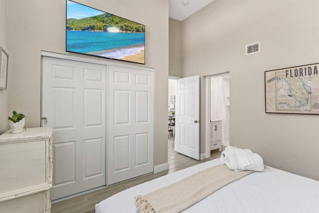 7 Bedroom 5 Bath Home With Cottage On Clearwater Beach! Exterior foto