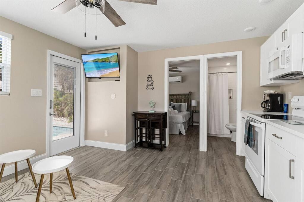7 Bedroom 5 Bath Home With Cottage On Clearwater Beach! Exterior foto